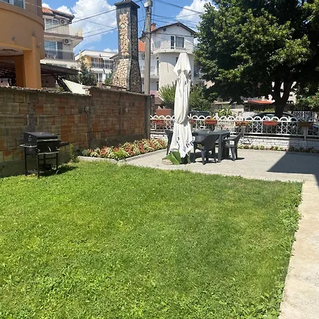 борис *
